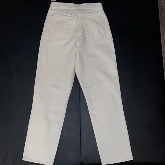 Curve Love Ultra High Rise 90s Straight Jean “30 Regular”​